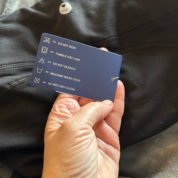 NWT High Waisted Thermal Lined Yoga Pants. IUGA. Size medium. Black - Picture 9 of 9